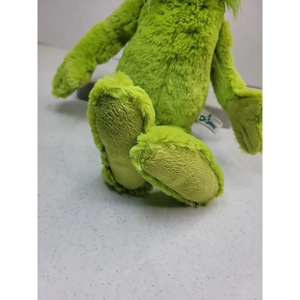 2022 Aurora Dr. Seuss The Grinch 15